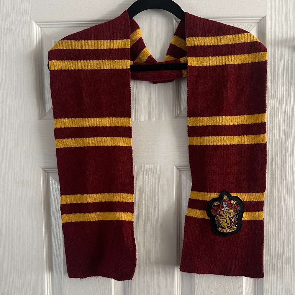 Harry Potter Gryffindor Wizardry House Scarf